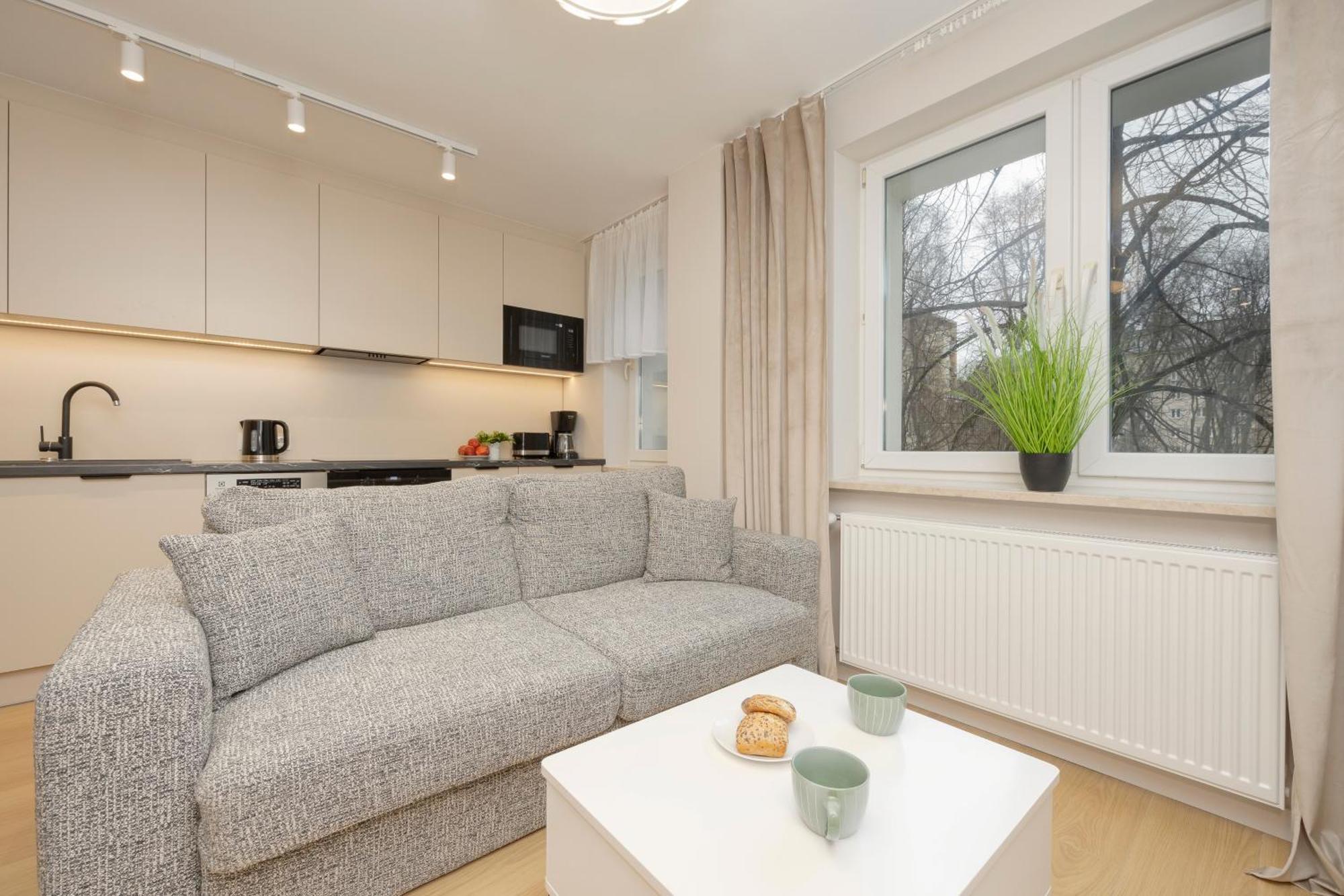 Comfortable Apartment Warsaw Wola & Balcony By Noclegi Renters 외부 사진